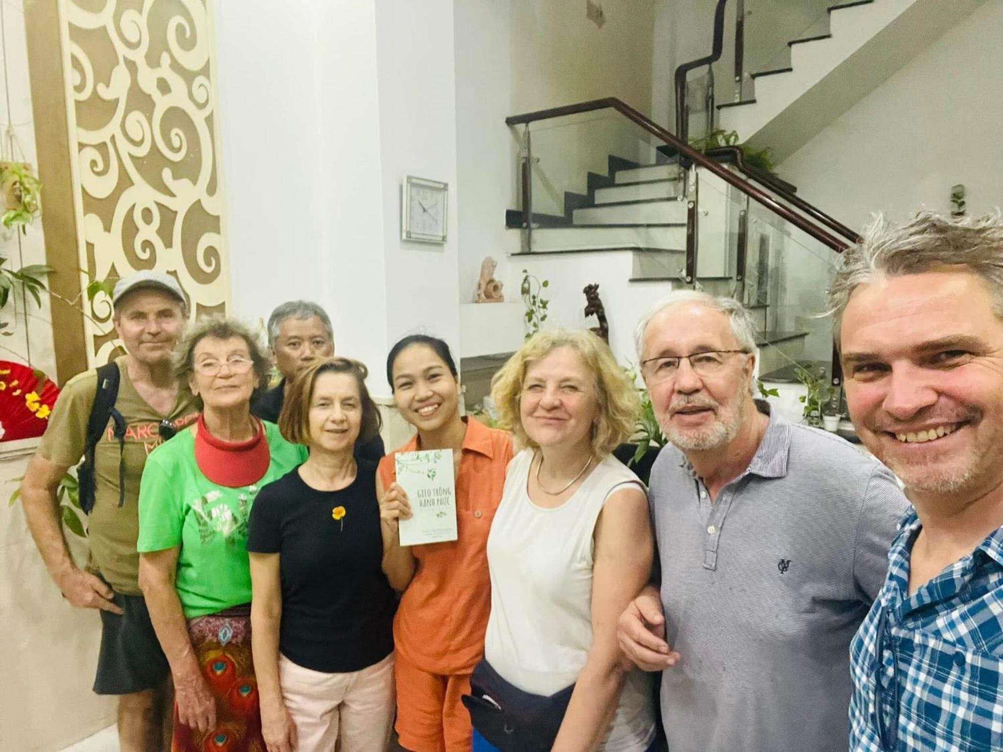 Hello SaiGon Homestay Thành Pho Ho Chí Minh Esterno foto